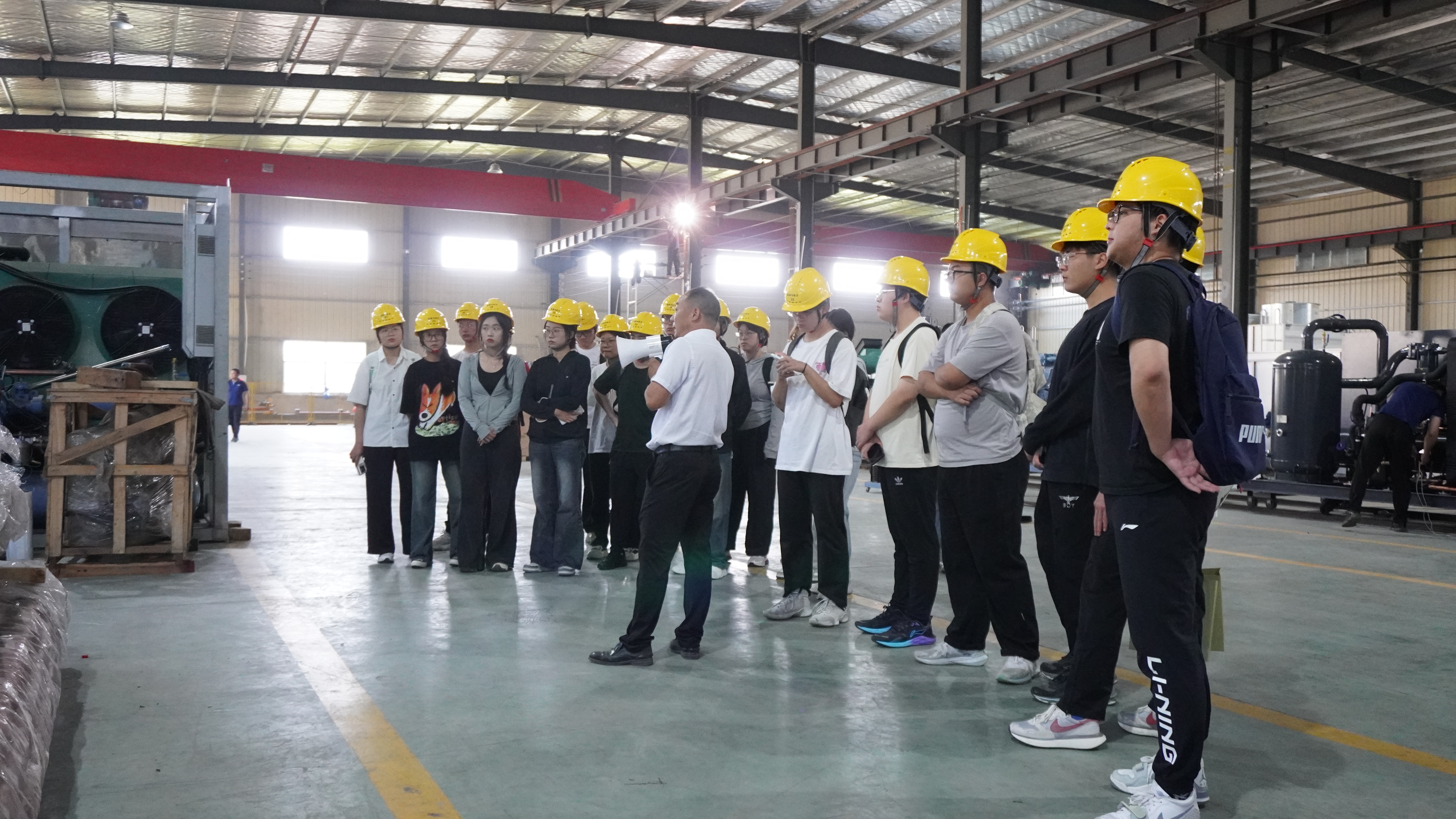 走進(jìn)企業(yè)，促進(jìn)就業(yè)——熱烈歡迎礦大“小黃帽”！